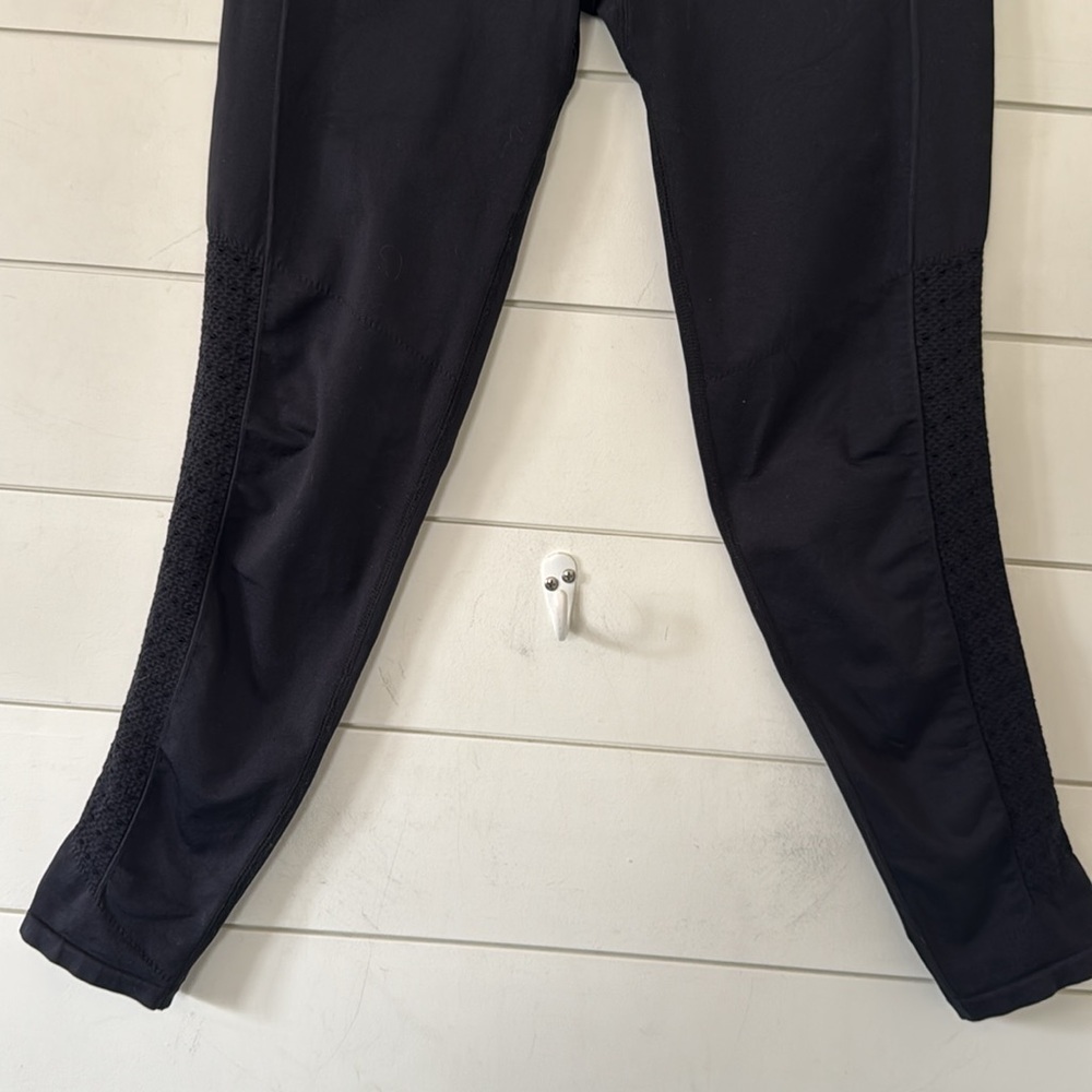 Fabletics Measures Size Small Sync Seamless High-Waisted 7/8 Legging Navy - Picture 5 of 10